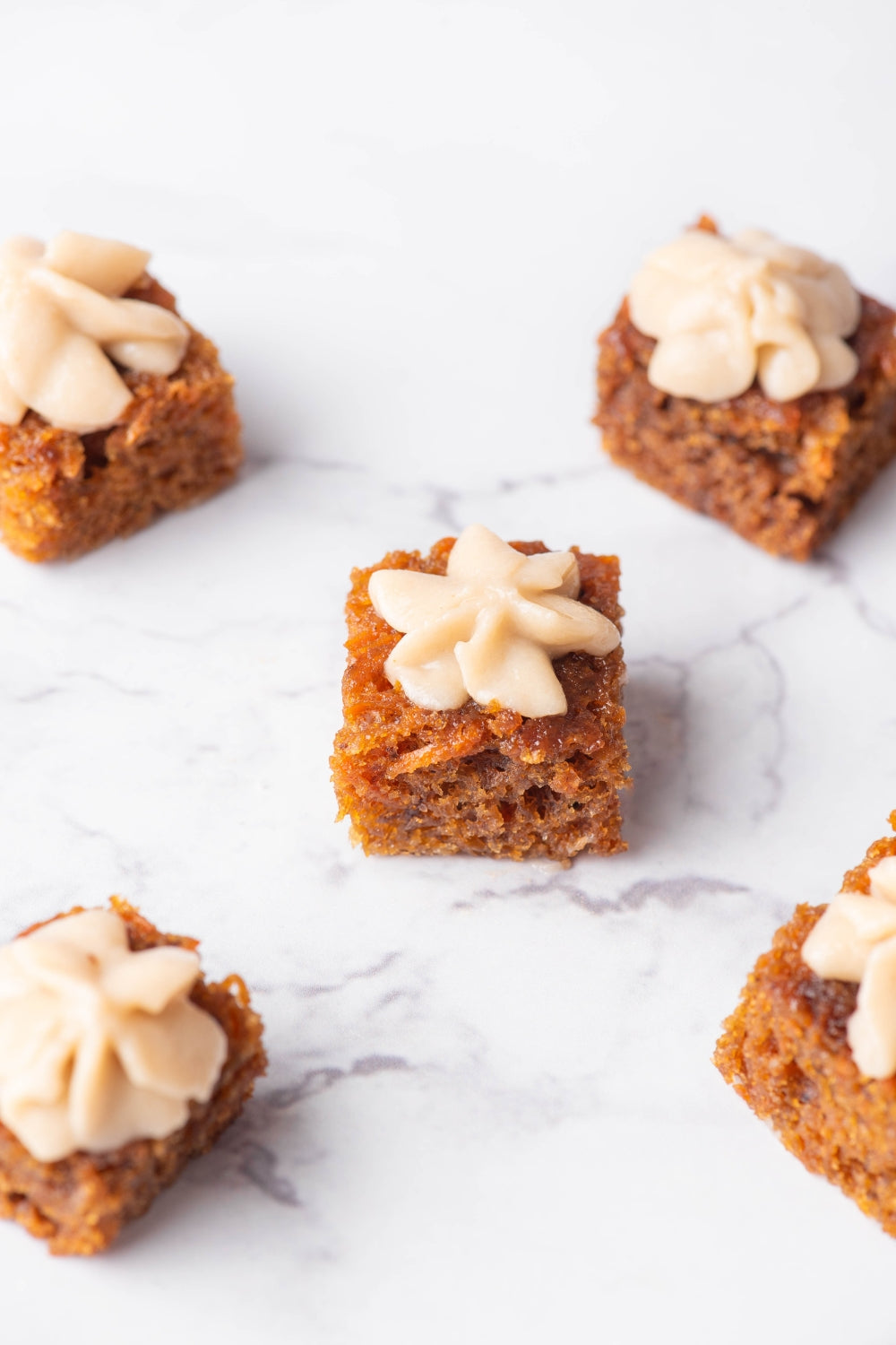 Bites de torta de zanahoria. 